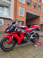 Honda CBR1000RR - Mooie en complete motor! 35300 Km., 4 cilinders, Motorrijbewijs A, Super Sport, Particulier