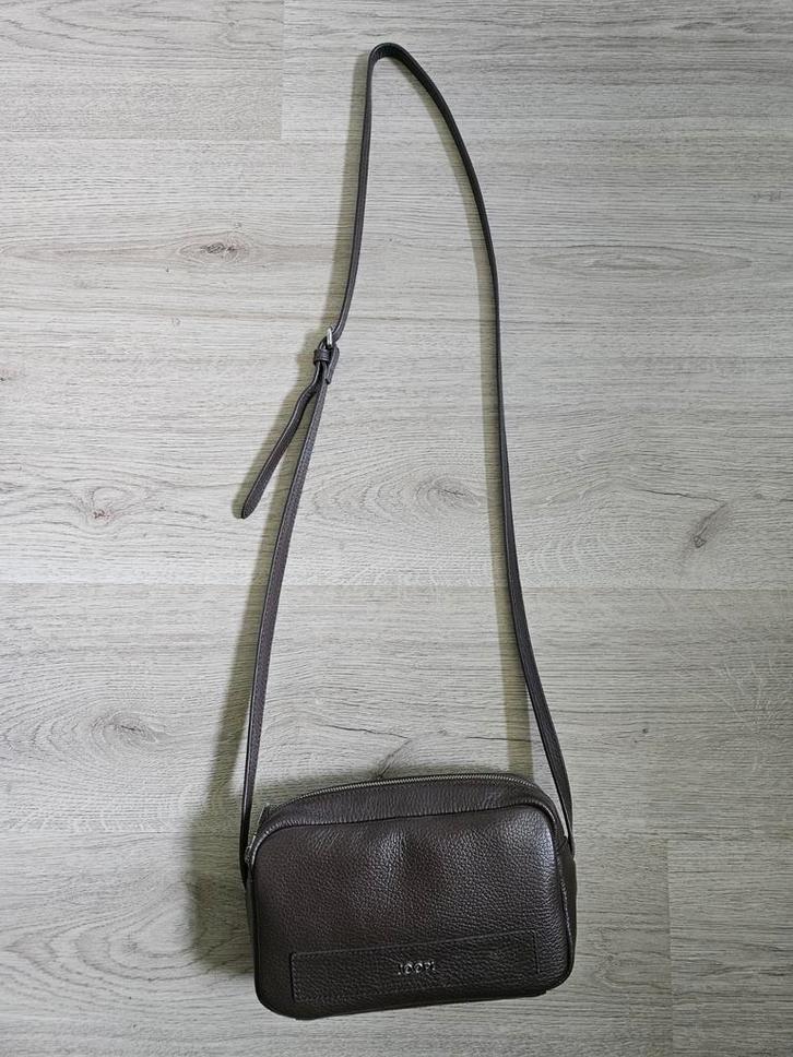 Joop! Schoudertas bruin leer Nieuw!, Sieraden, Tassen en Uiterlijk, Tassen | Schoudertassen, Nieuw, Overige merken, Bruin, Leer