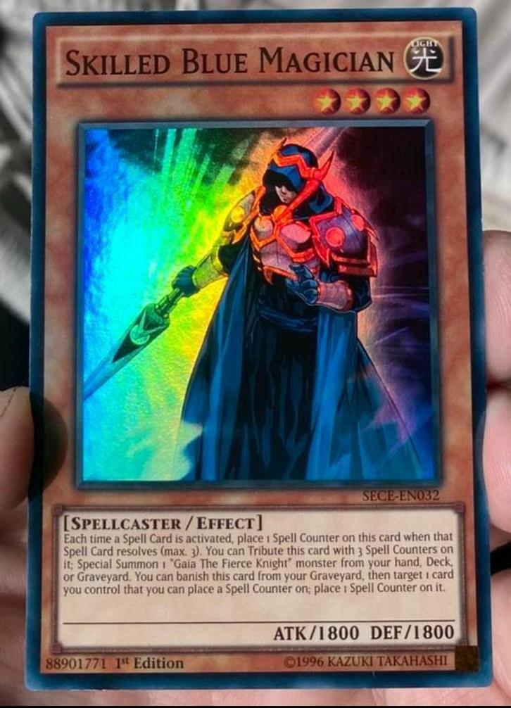 Yu-Gi-Oh! Skilled Blue Magician SECE 1st Edition !, Hobby en Vrije tijd, Verzamelkaartspellen | Yu-gi-Oh!, Gebruikt, Losse kaart