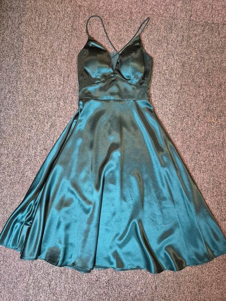 Groene Galajurk - Maat XS, Kleding | Dames, Jurken, Zo goed als nieuw, Maat 34 (XS) of kleiner, Groen, Knielengte, Ophalen of Verzenden