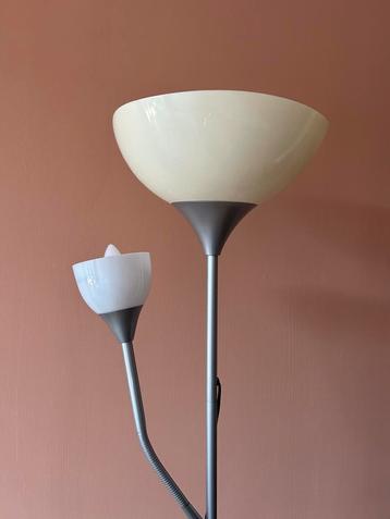 Staande lamp, twee lichtbronnen