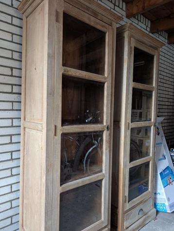 Mooie vitrinekastjes landelijke-stijl van Teak, 2 stuks beschikbaar voor biedingen