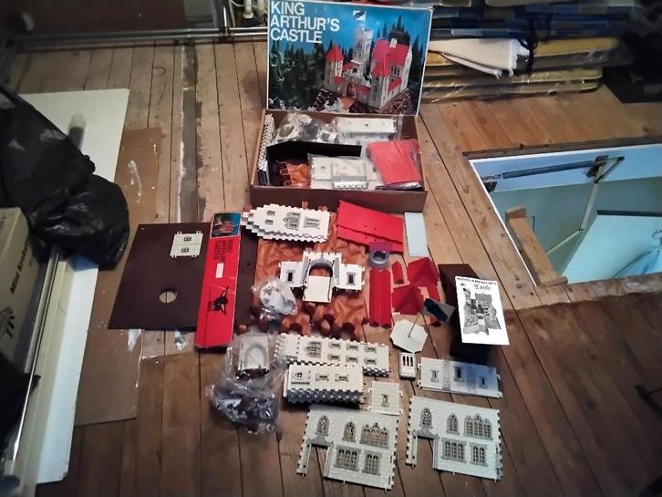 T.k. 2x groot speelgoedkasteel uit jaren 70. Geen timpo., Verzamelen, Poppetjes en Figuurtjes, Gebruikt, Ophalen