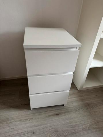 Ikea Malm nachtkastje 3 lades