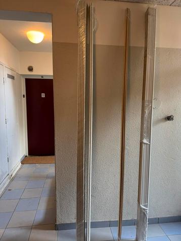 MDF plinten 9cm ral9010 (Koloniale + Berlin) beschikbaar voor biedingen