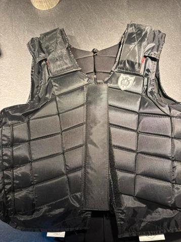 Bodyprotector kind maat xl beschikbaar voor biedingen
