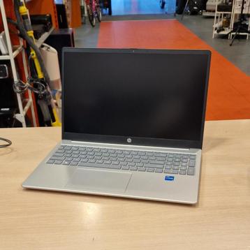 HP 15-fd0833nd Nieuw in doos 2 jaar garantie | i5 - 8 GB - 5 beschikbaar voor biedingen