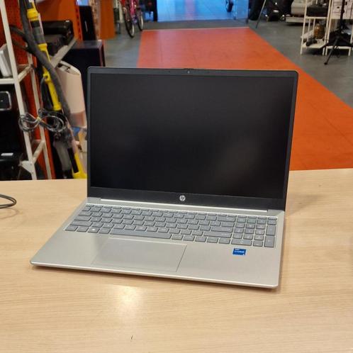 HP 15-fd0833nd Nieuw in doos 2 jaar garantie | i5 - 8 GB - 5, Computers en Software, Windows Laptops, Zo goed als nieuw