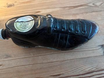 Voetbalschoen fles Cabernet Sauvignon - curiosa object beschikbaar voor biedingen