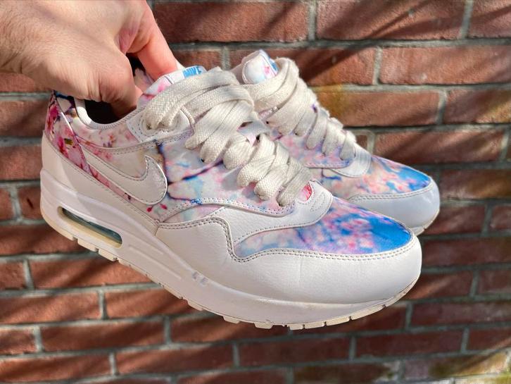 Nike Air Max 1 Floral Cherry Blossom maat 38,5, Kleding | Dames, Schoenen, Zo goed als nieuw, Sneakers of Gympen, Wit, Ophalen of Verzenden