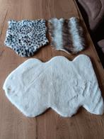 3 vachten kleedjes pluche wit, zwart, bruin, Huis en Inrichting, Stoffering | Tapijten en Kleden, Ophalen, Zo goed als nieuw, Bruin