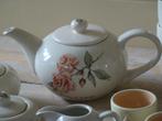 Servies, Jet (by Ter Steege), A ROSE IS A ROSE, z.g.a.n., Ophalen of Verzenden, Zo goed als nieuw, Aardewerk, Overige stijlen