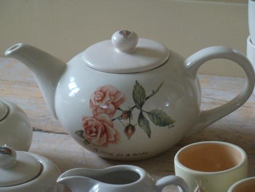 Servies, Jet (by Ter Steege), A ROSE IS A ROSE, z.g.a.n., Huis en Inrichting, Keuken | Servies, Zo goed als nieuw, Overige stijlen