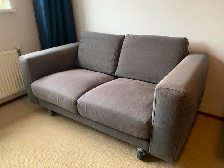 Tweezitsbankje op wielen - grijs, licht gebruikt, Huis en Inrichting, Banken | Bankstellen, Gebruikt, Rechte bank, Tweepersoons