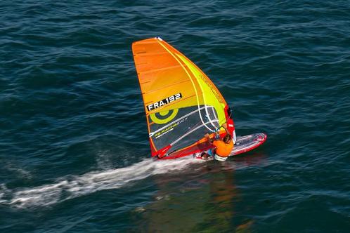 NeilPryde RS Racing EVO VII 7.8, Watersport en Boten, Windsurfen, Gebruikt, Zeil, Minder dan 250 cm, Met draagtas, 7 m² of meer