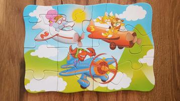 4 puzzels van vliegtuigen van 4, 6, 8 en 12 stukken  beschikbaar voor biedingen