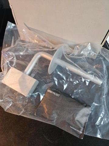 Frost toiletpapierhouder (grijs) nieuw geseald in verpakking beschikbaar voor biedingen