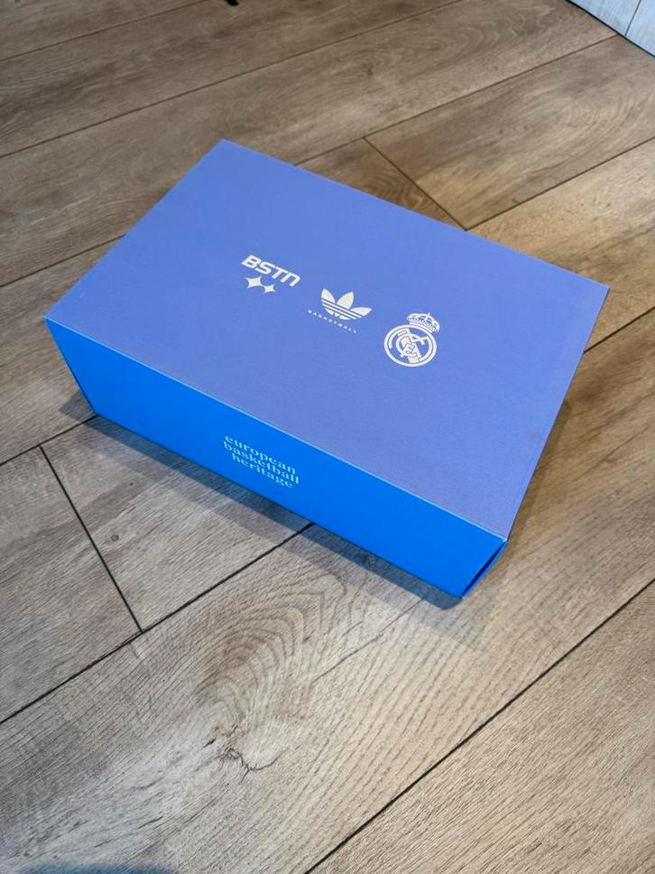 Adidas Rivalry 86 Low Real Madrid BSTN Maat 44 2/3, Kleding | Heren, Schoenen, Nieuw, Sneakers of Gympen, Wit, Ophalen of Verzenden