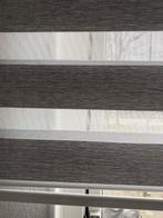 Nieuw grijs rolgordijn twee maand geleden gekocht voor 500€, Huis en Inrichting, Ophalen of Verzenden, Zo goed als nieuw, Grijs