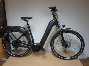 Cube Touring Hybrid One       Nieuw beschikbaar voor biedingen