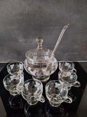 Glazen bowl of punch schaal met 6 glaasjes  beschikbaar voor biedingen
