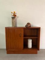 Midcentury vintage boekenkasje met deurtje, Huis en Inrichting, Kasten | Dressoirs, Ophalen, Multi lux, 50 tot 100 cm, Vintage retro jaren 60 mid century