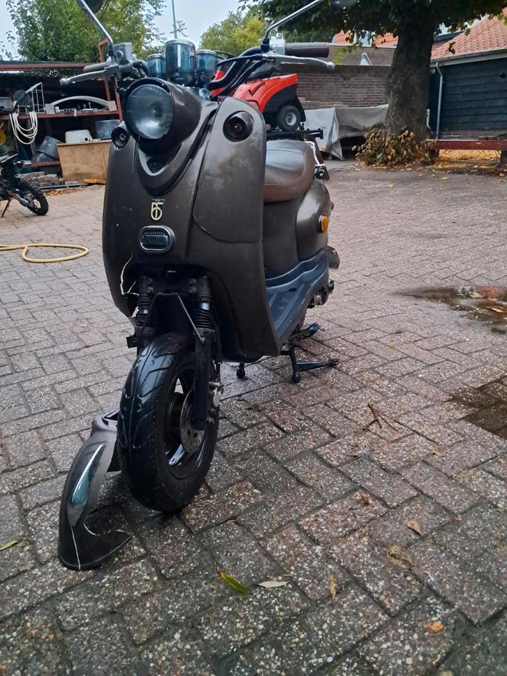 Old Classic Scooter - Opknapper, Fietsen en Brommers, Snorfietsen en Snorscooters, Gebruikt, Overige merken, Benzine, Ophalen