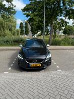 Volvo V40 2.0 T4 190PK 2017 Zwart, Auto's, Volvo, Zwart, Zwart, Particulier, 1342 kg