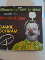 Sjakie schram 7inch glaasje op laat je rijden, Ophalen of Verzenden, Zo goed als nieuw, Nederlandstalig