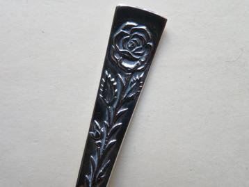 Verzilverd Douwe Egberts lepeltje Roos lengte: 12,2 cm. beschikbaar voor biedingen