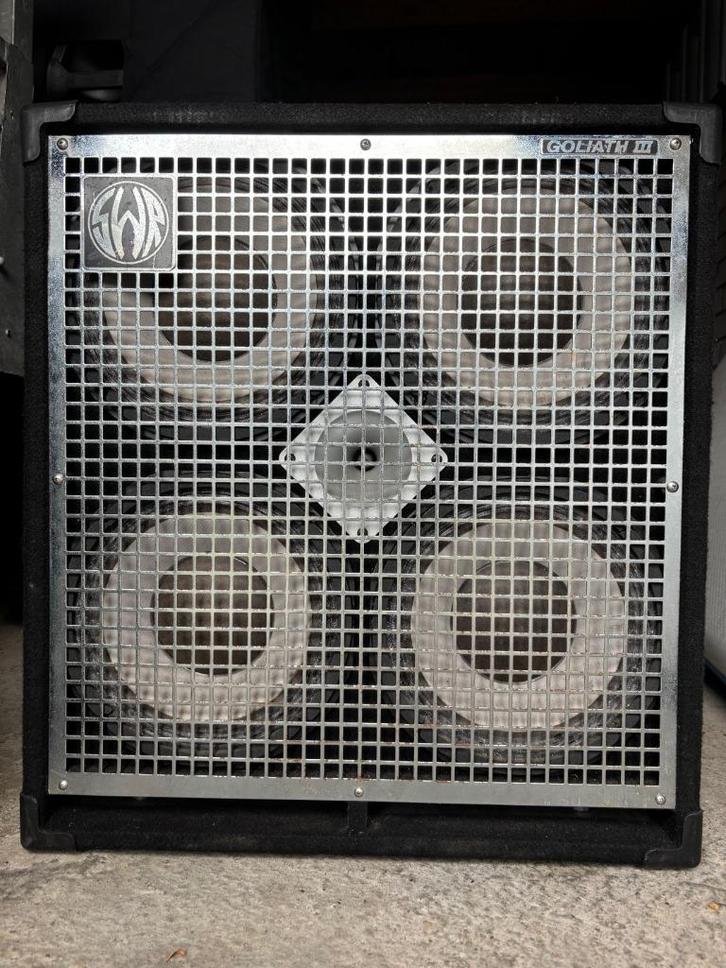 SWR Bas speaker 4 x 10 inch Goliath III 8 ohm 700Watt, Muziek en Instrumenten, Versterkers | Bas en Gitaar, Gebruikt, Basgitaar