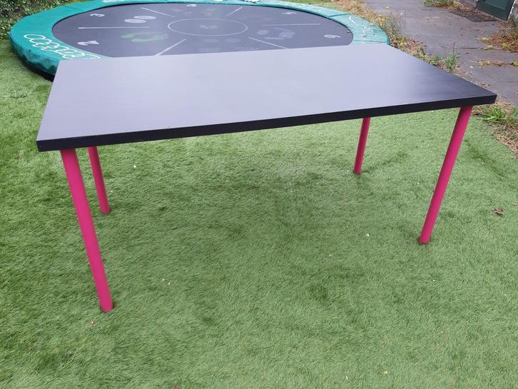 Mooie bureautafel met roze poten, Huis en Inrichting, Bureaus, Ophalen