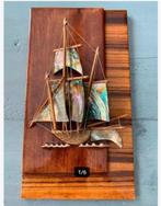 Zeilschip abalone paoa schelp op houten ondergrond 24 x 13cm, Antiek en Kunst, Ophalen of Verzenden