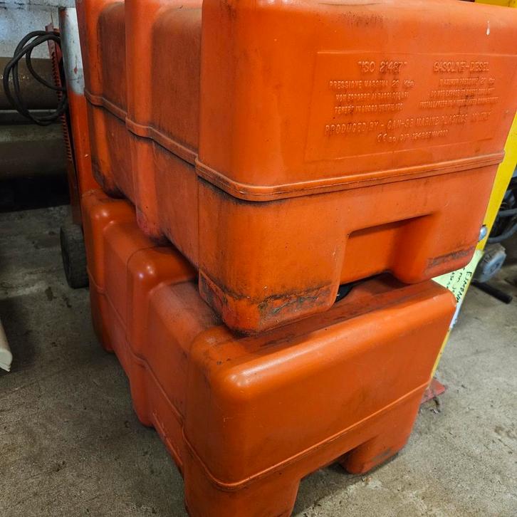 Benzine/Diesel Tank 42 Liter, brandstoftank, Auto-onderdelen, Brandstofsystemen, Universele onderdelen, Gebruikt, Ophalen