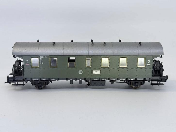 Roco 4201A - 2-assige 2e klas personenrijtuig, DB, Hobby en Vrije tijd, Modeltreinen | H0, Zo goed als nieuw, Wagon, Gelijkstroom