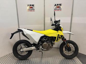 Husqvarna 701 SUPERMOTO (bj 2025) beschikbaar voor biedingen