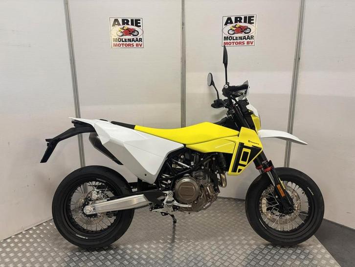 Husqvarna 701 SUPERMOTO (bj 2025), Motoren, Motoren | Husqvarna, Bedrijf, SuperMoto, meer dan 35 kW, Motorrijbewijs A