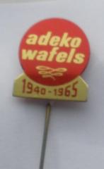 Pin - ADEKO Wafels, Verzamelen, Speldjes, Pins en Buttons, Ophalen, Zo goed als nieuw, Merk, Speldje of Pin