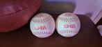 2 Stuks, lederen softbal ballen, Sport en Fitness, Honkbal en Softbal, Ophalen of Verzenden, Zo goed als nieuw, Softbal, Bal
