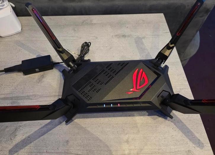 ASUS GT-AX6000 WiFi 6 router | Gaming, 2.5G LAN, AiMesh, Computers en Software, Routers en Modems, Zo goed als nieuw, Router met modem