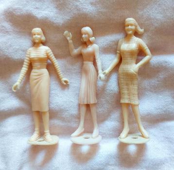 3 vintage popjes poppenhuis USA jaren 50 plastic a la Barbie beschikbaar voor biedingen