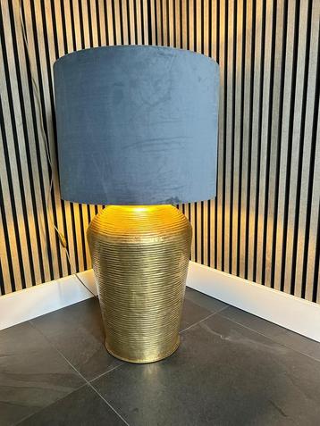 Mooie tafellamp Maison Manon blauwe kap, messing/gouden voet beschikbaar voor biedingen