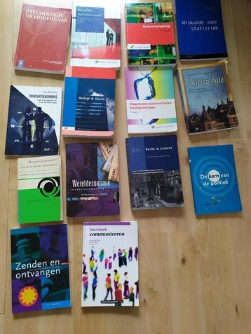 14 Studieboeken, economie, recht, psychologie, communicatie beschikbaar voor biedingen