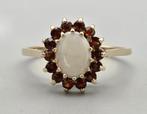 Gouden Vintage ring edelsteen opaal en granaat. 2025/684., 18 tot 19, Overige kleuren, ., Ophalen of Verzenden