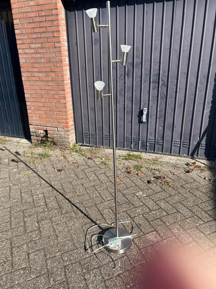 Hoge Staande Lamp - 160+ cm, Huis en Inrichting, Lampen | Vloerlampen, Gebruikt, 150 tot 200 cm, Glas, Ophalen