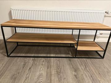 Tv kast beschikbaar voor biedingen