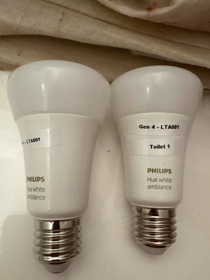 2x Philips Hue White Ambiance E27, Huis en Inrichting, Lampen | Losse lampen, Gebruikt, Led-lamp, 30 tot 60 watt, E27 (groot)