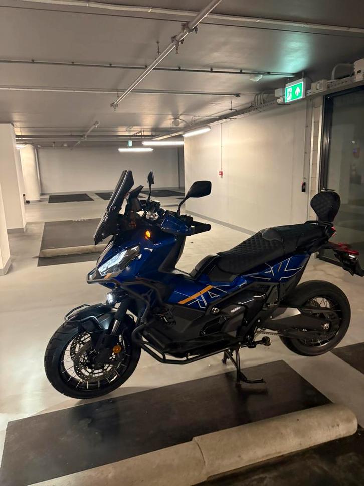 HONDA X-adv blauw 2023, Motoren, Motoren | Honda, Particulier, Scooter, meer dan 35 kW, 2 cilinders, Motorrijbewijs A, ABS, LED Verlichting