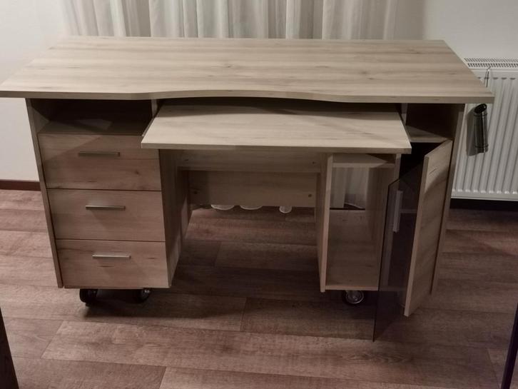 Computermeubel / Bureau Licht Eiken - Nieuwstaat, Huis en Inrichting, Bureaus, Zo goed als nieuw, Bureau, Ophalen