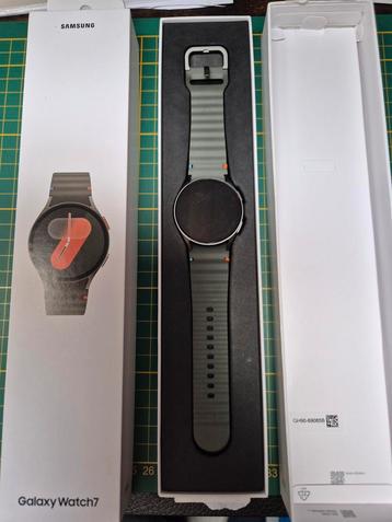 2x Samsung Galaxy Watch 7 40mm Nieuw + Screenprotectors beschikbaar voor biedingen
